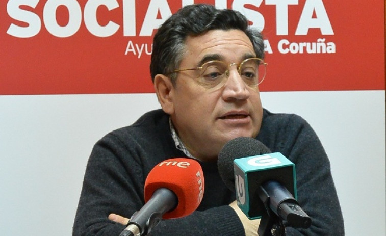 ​Dimite José Manuel Dapena, o voceiro do grupo municipal socialista na Coruña