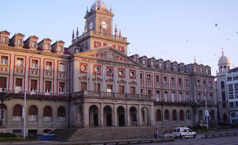​El gobierno de Ferrol quiere recuperar dos dedicaciones exclusivas retiradas