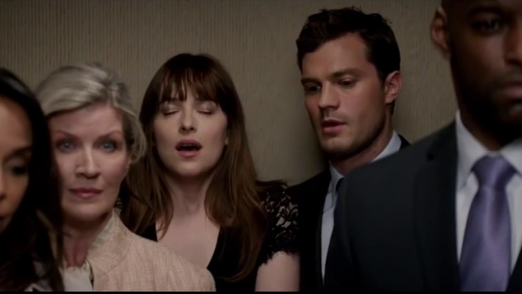 Piden que los cines gallegos no proyecten '50 sombras más oscuras' por 