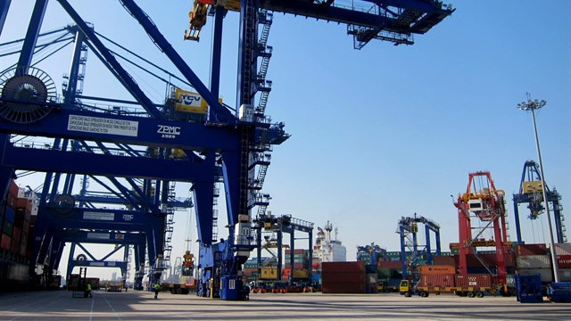 ​Los estibadores convocan paros en marzo para retrasar la reforma de Fomento