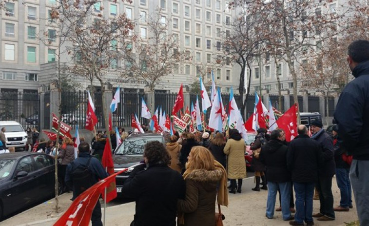 Juzgan al delegado de la CIG de Ferrol acusado de ultrajar la bandera española