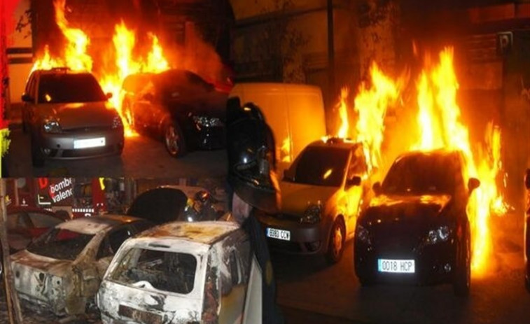 La Guardia Civil busca al autor del incendio que calcinó seis vehículos en Teo