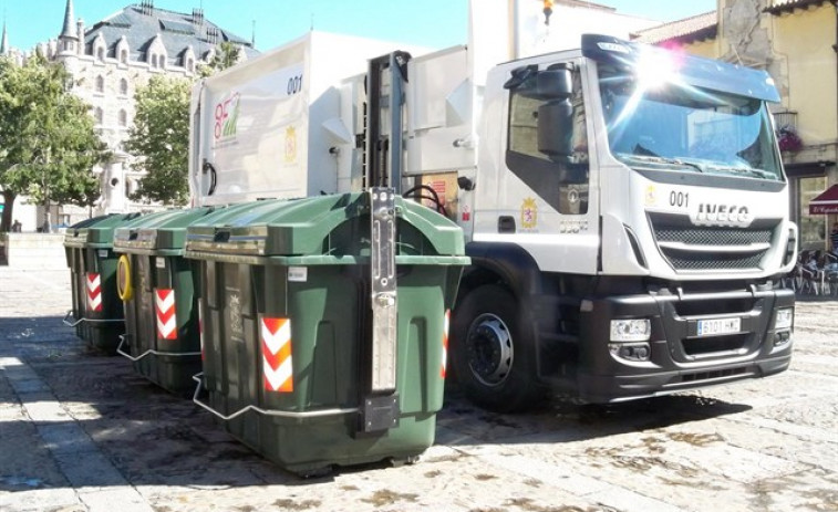 Un trabajador de recogida de basuras fallece al volcar el camión que conducía