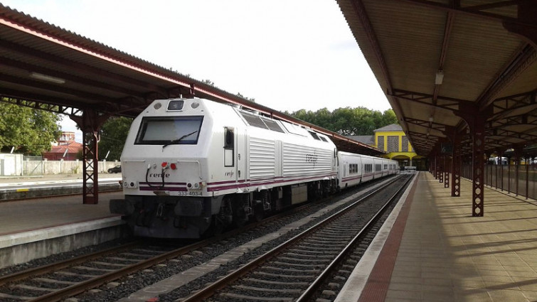 ​Ferrol se aferra al tren con A Coruña para frenar su declive