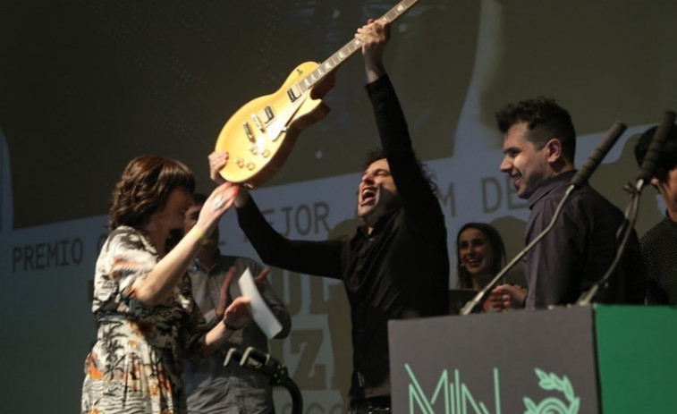 ​Triángulo de Amor Bizarro triunfan en los Premios MIN de la Música Independiente