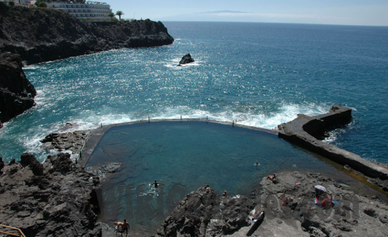 ​Muere un joven gallego tras sufrir un golpe de ola y caer al mar en Tenerife