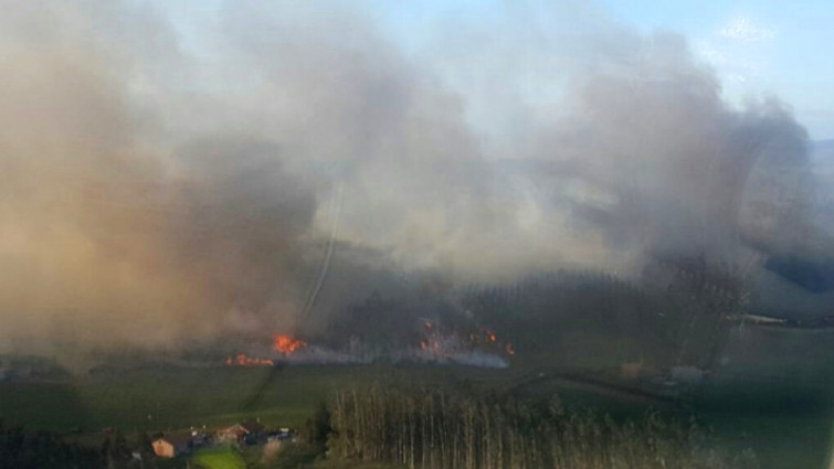 La lucha contra los incendios forestales se desplaza a la provincia de A Coruña