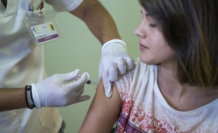 ​Sanidad plantea incentivos para que los profesionales sanitarios se vacunen más