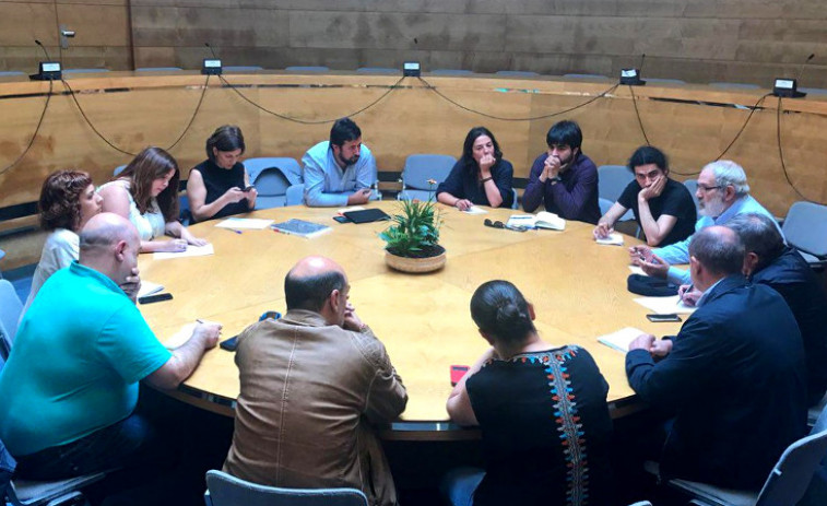 ​En Marea trata de sumar a los sindicatos gallegos a la moción de censura