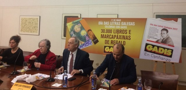 Las bolsas de compra de Gadis acercan la literatura de Casares a los hogares gallegos