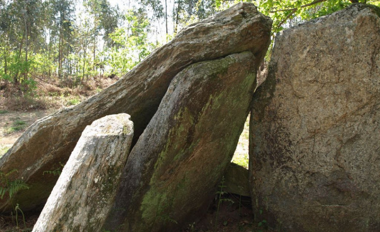 ​Trabajos forestales dejan 'manco' a un enclave arqueológico de O Valadouro