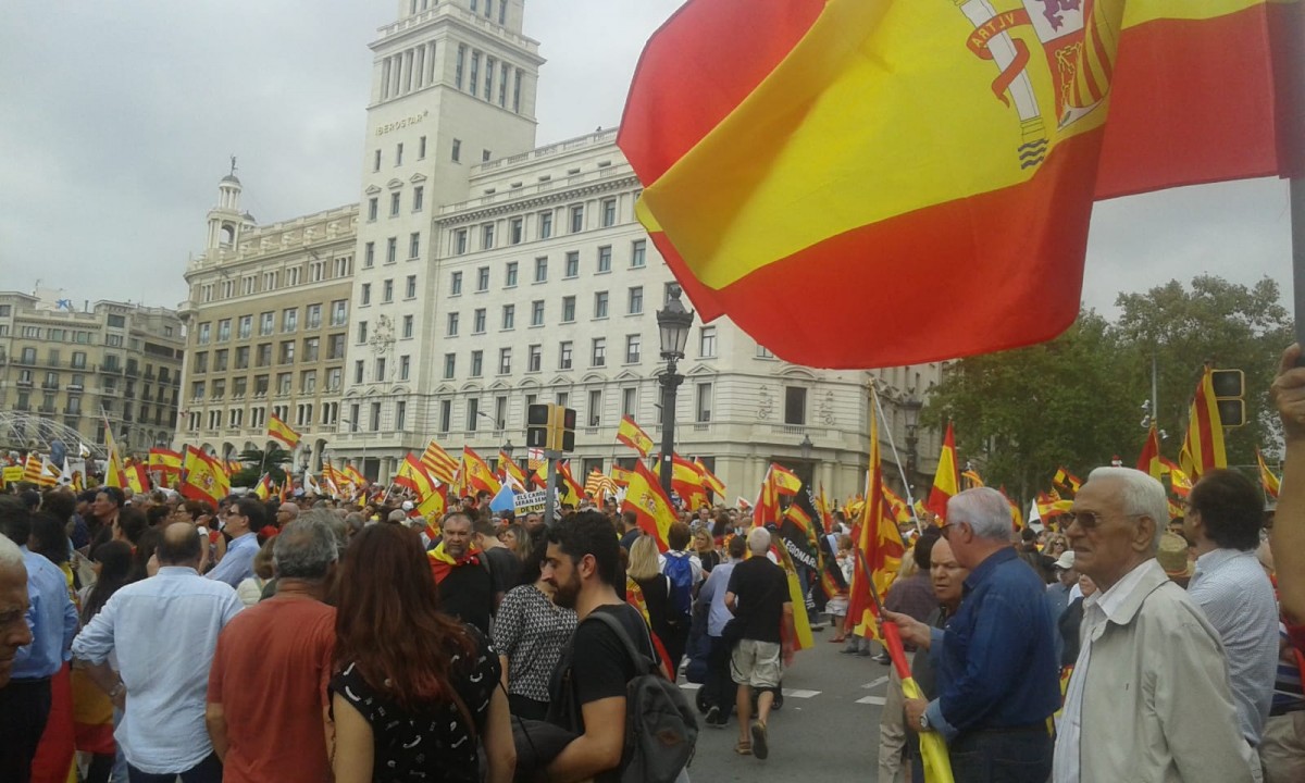 Gran afluencia de personas el 12 de octubre en Barcelona