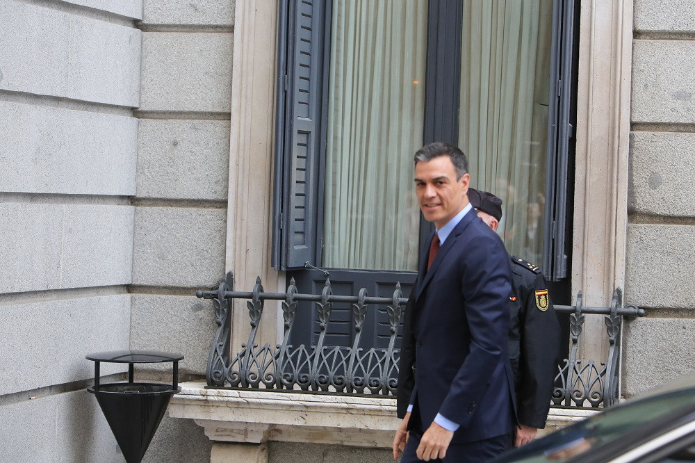 EuropaPress 2149992 El presidente del Gobierno Pedro Sánchez llega al Congreso para la constitución de la XIII Legislatura