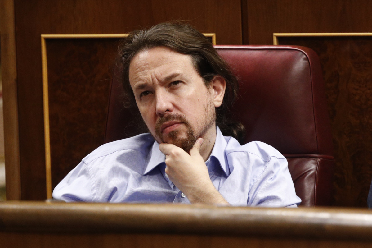 Pablo Iglesias reflexiona durante la segunda jornada de investidura de Su00e1nchez
