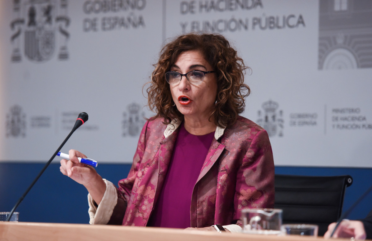 La ministra de Hacienda y Función Pública, María Jesús Montero, comparece en rueda de prensa, en el Ministerio de Hacienda, a 29 de septiembre de 2022, en Madrid, (España). Montero analiza la sit