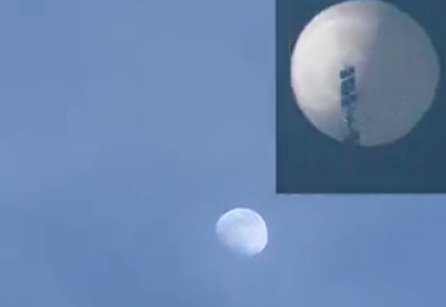 Imagen del supuesto dispositivo espu00eda y de la luna en un montaje de la cadena local KVVRNews