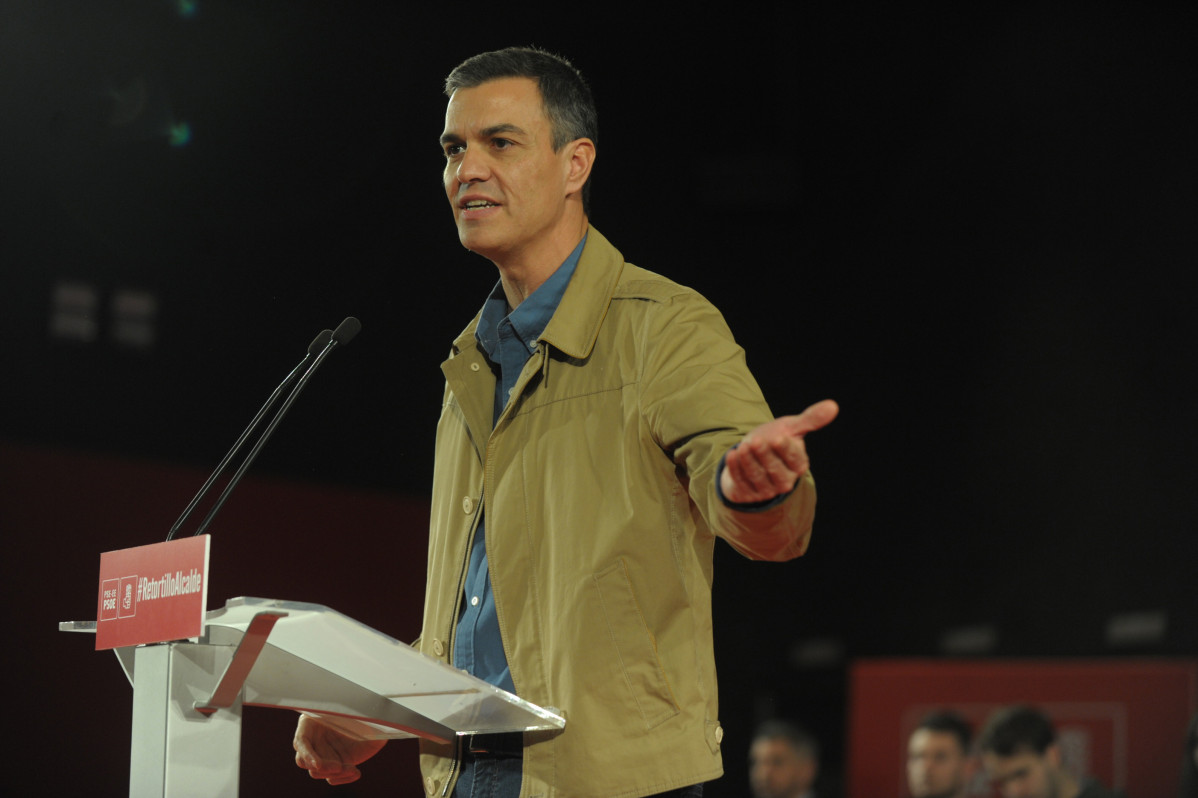 Archivo - El presidente del Gobierno, Pedro Sánchez, participa en el acto de presentación de la candidatura a la alcaldía de Barakaldo (Vizcaya) de Alfredo Retortillo. Foto de archivo.