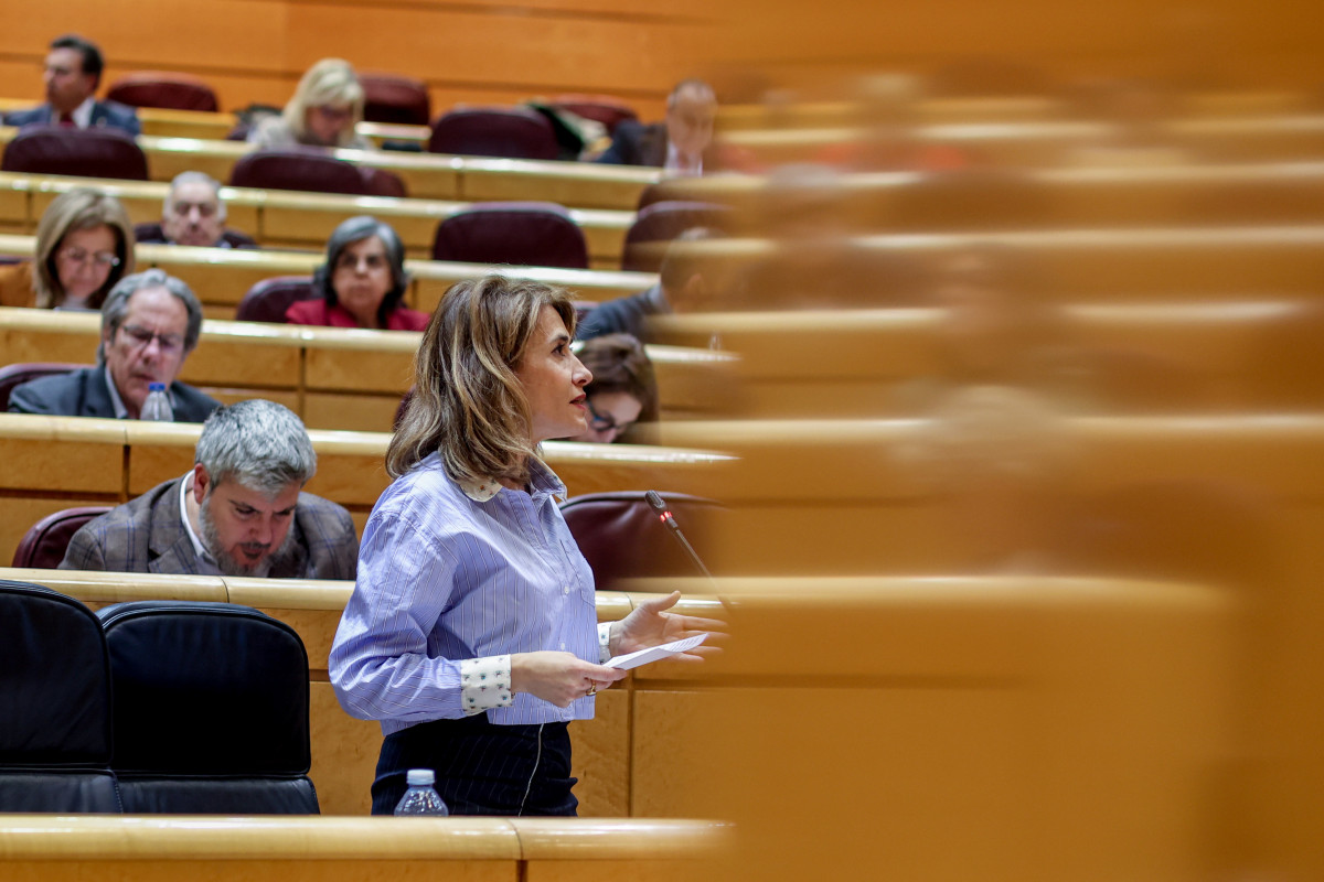 Archivo - La ministra de Transportes, Movilidad y Agenda Urbana, Raquel Sánchez, durante una sesión plenaria de control en el Senado, a 7 de febrero de 2023, en Madrid (España). Durante el pleno, se han tratado temas como la tasa de desempleo juvenil -de