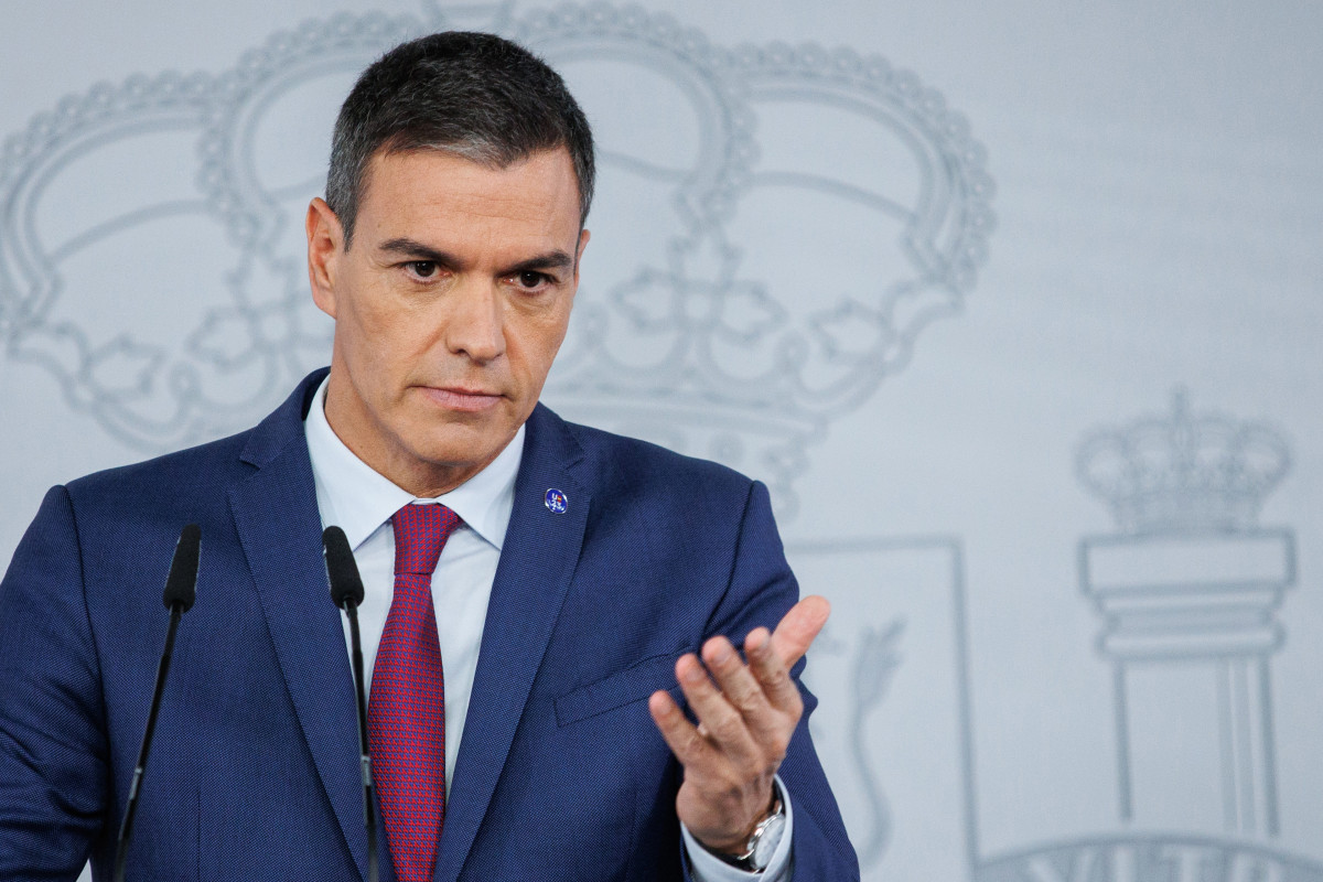 Archivo - El presidente del Gobierno en funciones, Pedro Sánchez, ofrece una rueda de prensa tras reunirse con el Rey Felipe VI, en el Complejo de la Moncloa, a 3 de octubre de 2023, en Madrid (España). El secretario general del PSOE y presidente del Gobi